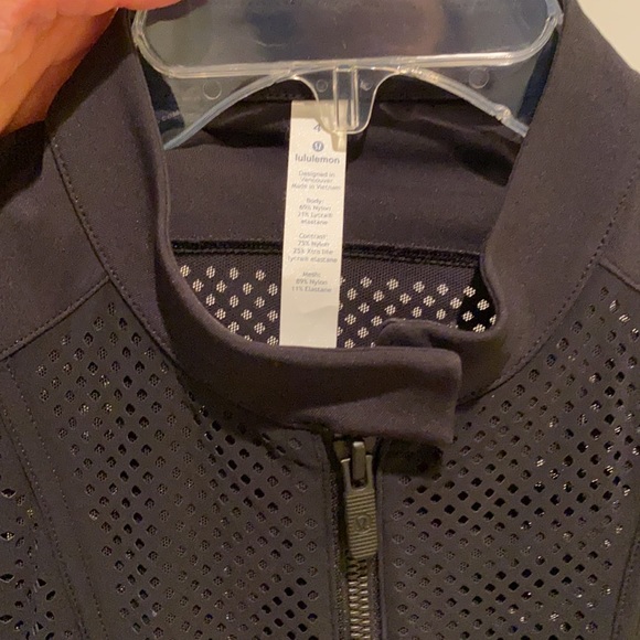 LuLuLemon Get Your Peek On Black Jacket SIZE 4 - Picture 17 of 17